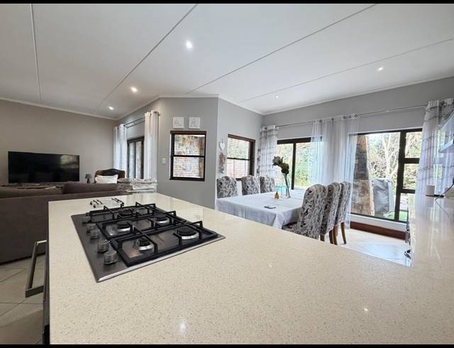 4 BEDROOM TOWNHOUSE FOR SALE IN ZIMBALI ESTATE